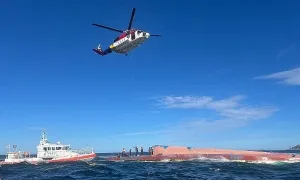 Lật tàu cá ngoài khơi Hàn Quốc, ba thủy thủ Việt Nam sống sót Lật tàu cá ngoài khơi Hàn Quốc, ba thủy thủ Việt Nam sống sót