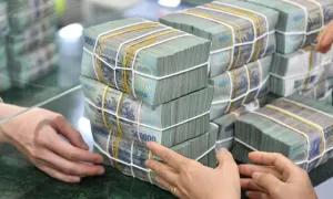 Hai cựu kiểm sát viên hầu tòa vì thông đồng 'chạy' án Hai cựu kiểm sát viên hầu tòa vì thông đồng 'chạy' án